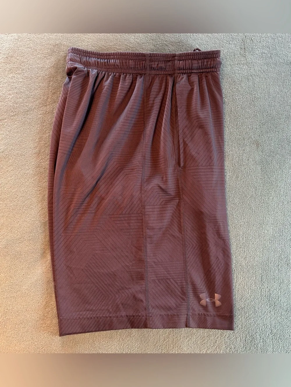 Under Armour Heatgear Dark Gray Loose Shorts. Size: M. (6511)